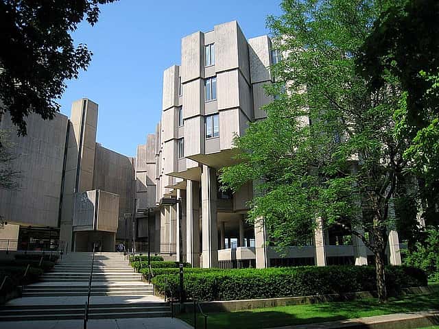 Northwestern_University_Library,_Evanston,_IL