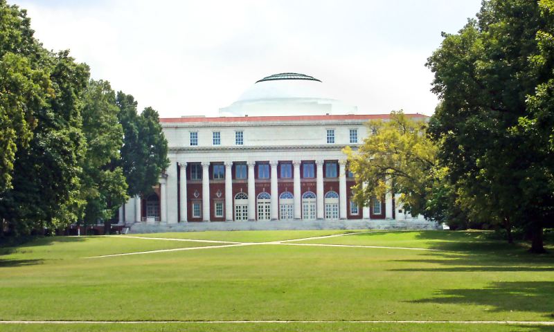 Peabody Lawn on the Vanderbilt University campus